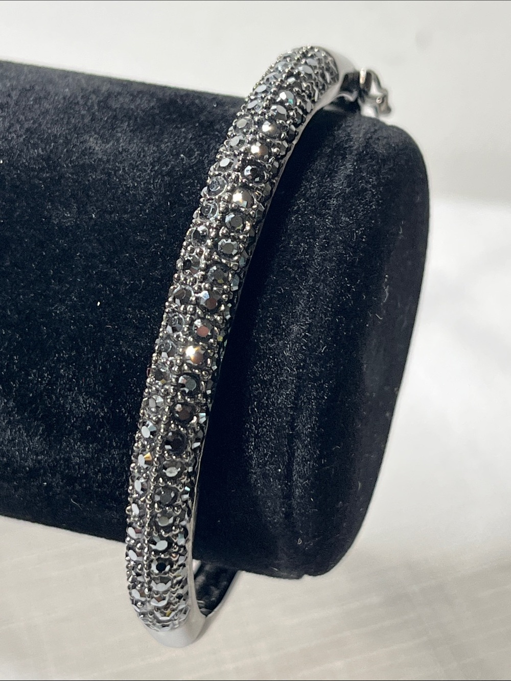 Lia Sophia Black-Tone Black Crystal Pavé Bangle
Safety Clasp